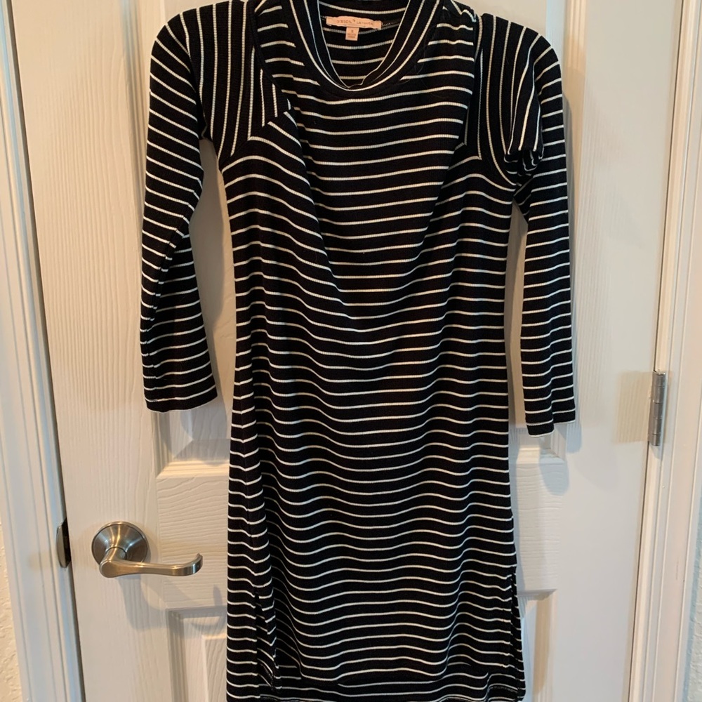 Open shoulder knit dress